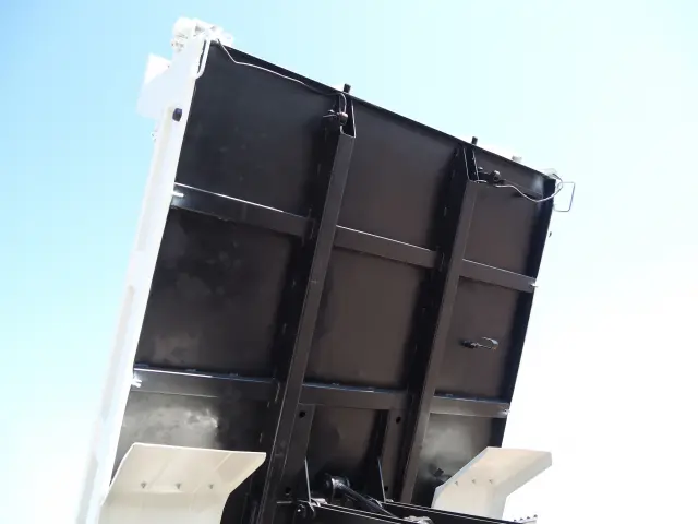 いすゞ フォワード 2PG-FRR90S1(2WD)の写真11