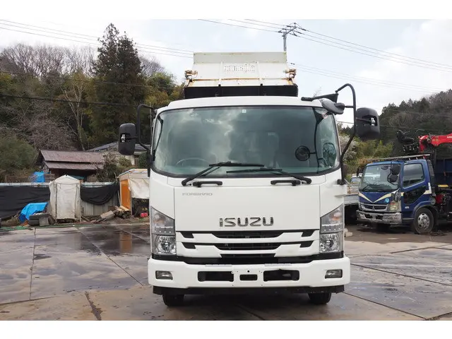 いすゞ フォワード 2PG-FRR90S1(2WD)の写真15