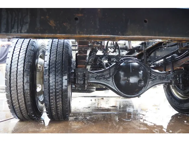 いすゞ フォワード 2PG-FRR90S1(2WD)の写真23