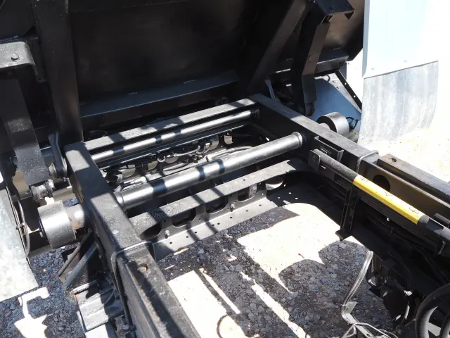 いすゞ フォワード 2PG-FRR90S1(2WD)の写真23