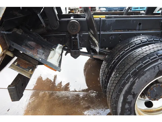 いすゞ フォワード 2PG-FRR90S1(2WD)の写真25