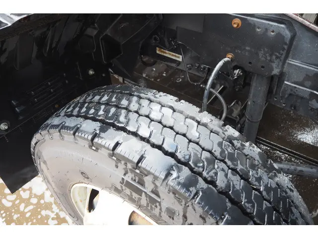 いすゞ フォワード 2PG-FRR90S1(2WD)の写真28