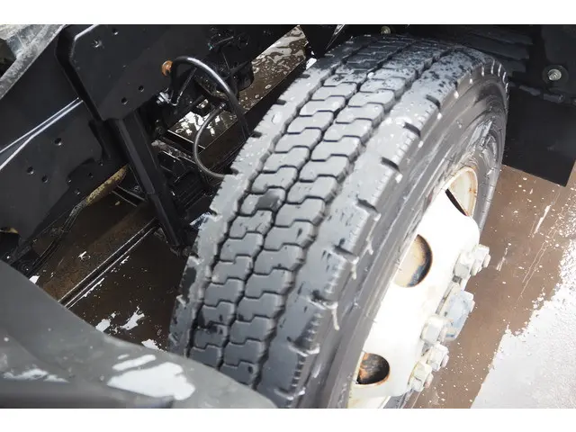 いすゞ フォワード 2PG-FRR90S1(2WD)の写真30