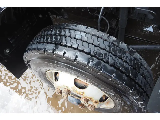 いすゞ フォワード 2PG-FRR90S1(2WD)の写真33