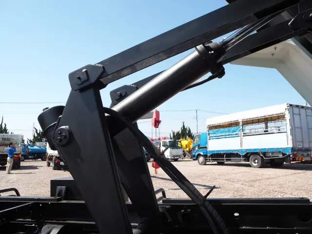 いすゞ フォワード 2PG-FRR90S1(2WD)の写真33