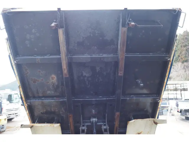 いすゞ フォワード 2PG-FRR90S1(2WD)の写真34