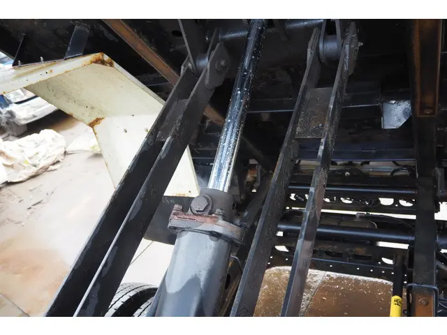 いすゞ フォワード 2PG-FRR90S1(2WD)の写真39