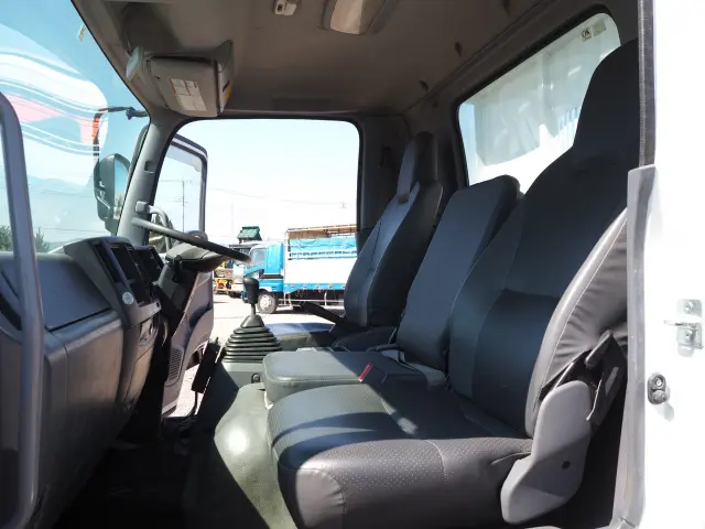 いすゞ フォワード 2PG-FRR90S1(2WD)の写真43