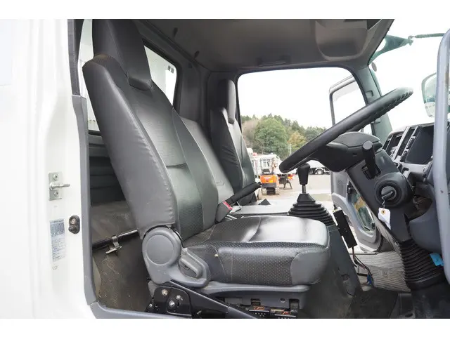 いすゞ フォワード 2PG-FRR90S1(2WD)の写真47