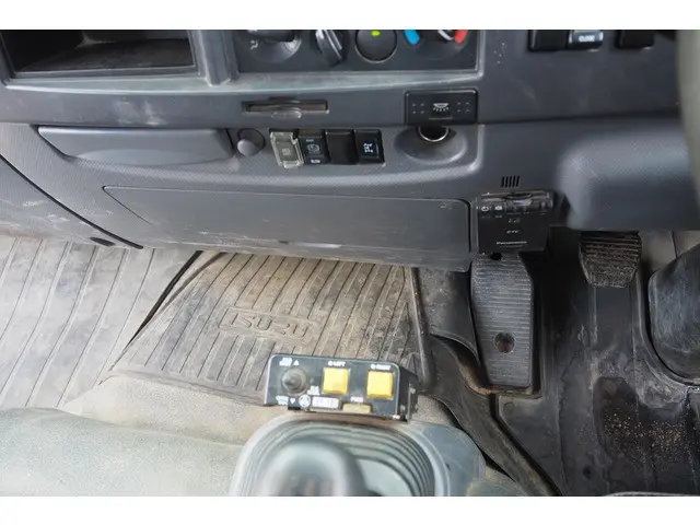 いすゞ フォワード 2PG-FRR90S1(2WD)の写真48