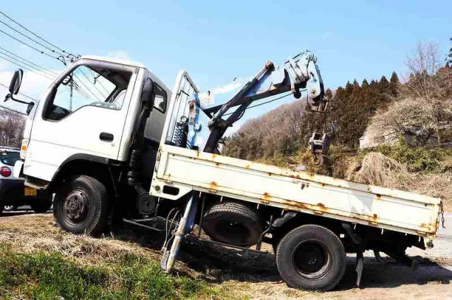 いすゞ エルフ KR-NKS81GR(4WD)の写真2