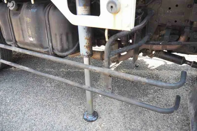 いすゞ エルフ KR-NKS81GR(4WD)の写真15