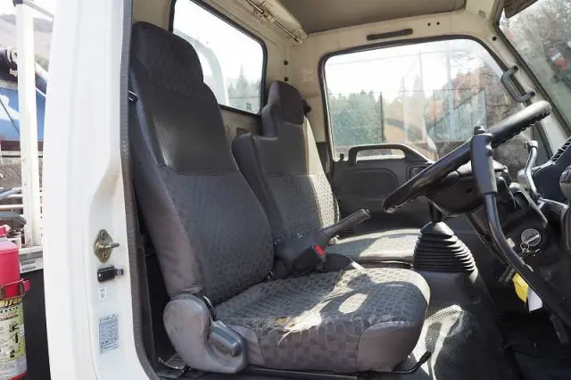 いすゞ エルフ KR-NKS81GR(4WD)の写真47