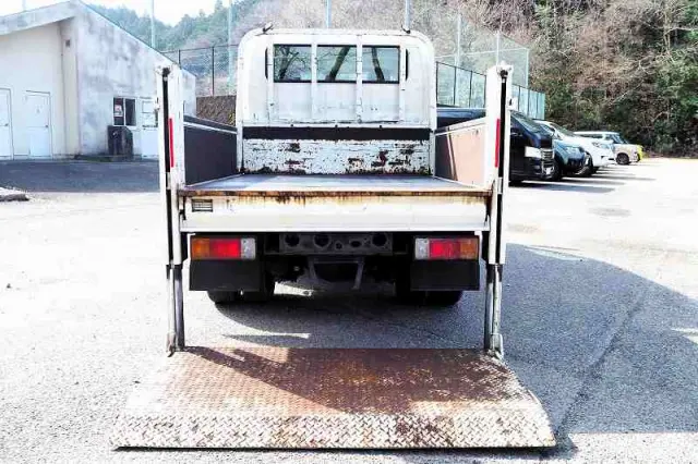 トヨタ ダイナ 2RG-XZU605(2WD)の写真4