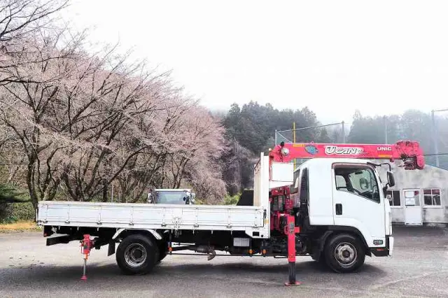 いすゞ フォワード SKG-FRR90S2(2WD)の写真6