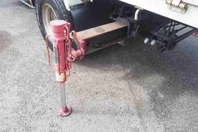 いすゞ フォワード SKG-FRR90S2(2WD)の写真22