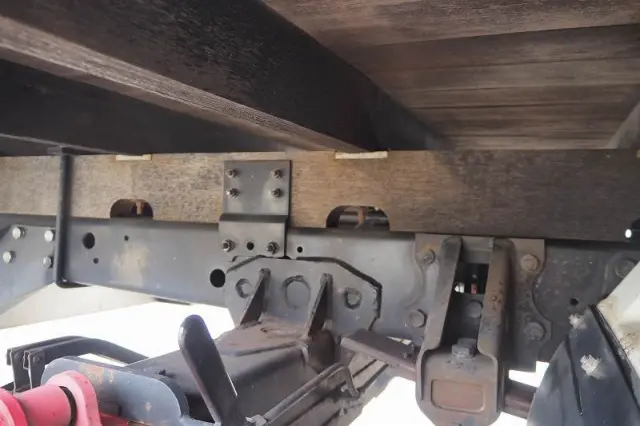 いすゞ フォワード SKG-FRR90S2(2WD)の写真32