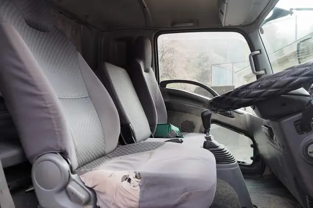 いすゞ フォワード SKG-FRR90S2(2WD)の写真45