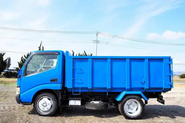 トヨタ ダイナ PB-XZU351D(2WD)の写真2