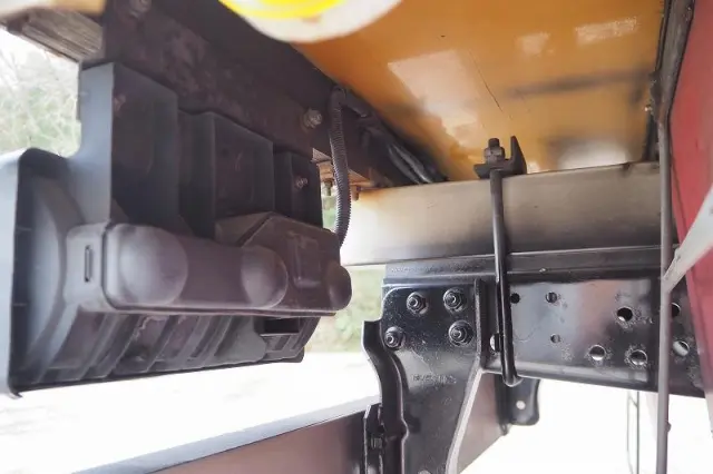 UD コンドル BDG-BMR85N(2WD)の写真22