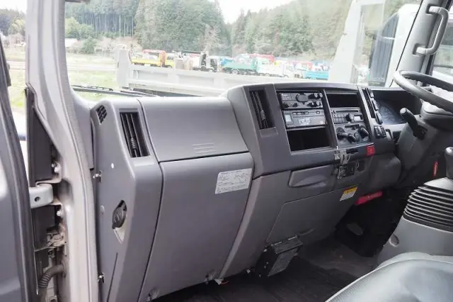 UD コンドル BDG-BMR85N(2WD)の写真40