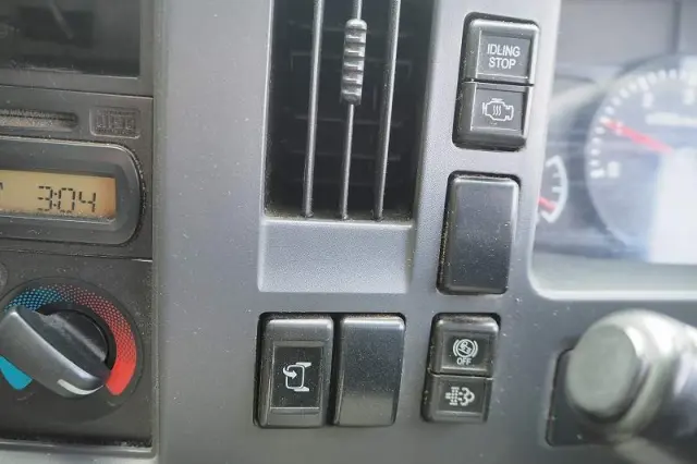 UD コンドル BDG-BMR85N(2WD)の写真48