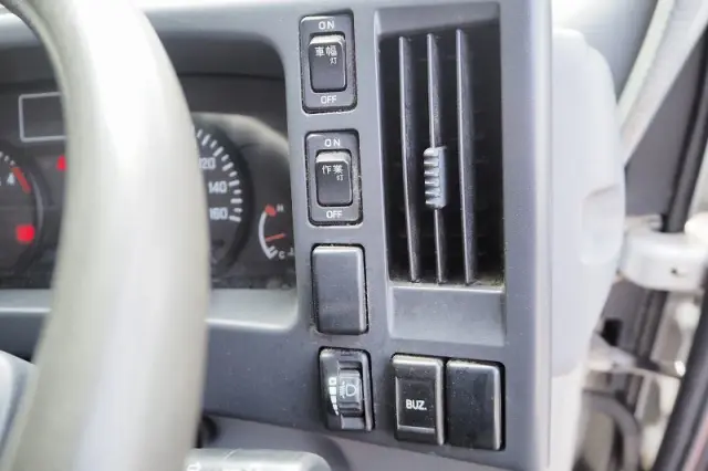 UD コンドル BDG-BMR85N(2WD)の写真49