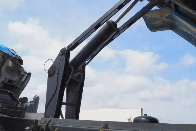 日野 プロフィア QKG-FS1EKAA(6x4)の写真32