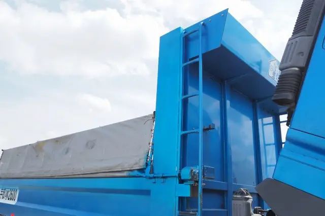 日野 プロフィア QKG-FS1EKAA(6x4)の写真43