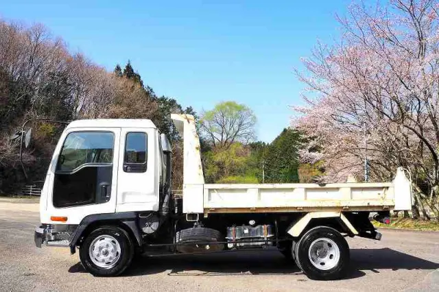 いすゞ フォワード KK-FRR35D4(2WD)の写真2