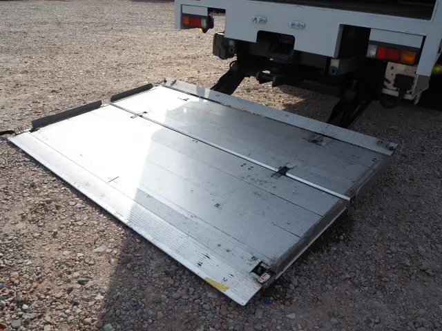 三菱 キャンター 2PG-FEC90(2WD)の写真10