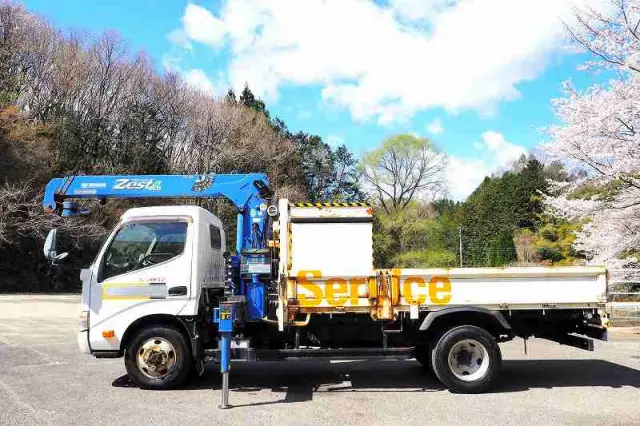 日野 デュトロ TKG-XZU695M(4WD)の写真2