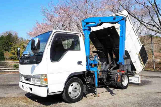 いすゞ エルフ KR-NKR81ED(2WD)の写真1