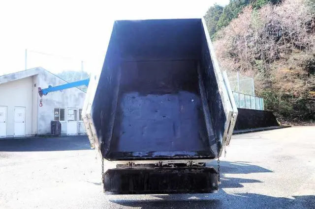 いすゞ エルフ KR-NKR81ED(2WD)の写真5