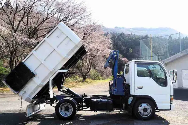 いすゞ エルフ KR-NKR81ED(2WD)の写真7