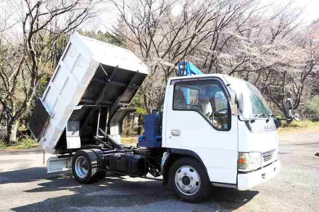 いすゞ エルフ KR-NKR81ED(2WD)の写真8