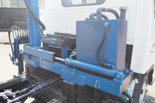 いすゞ エルフ KR-NKR81ED(2WD)の写真10