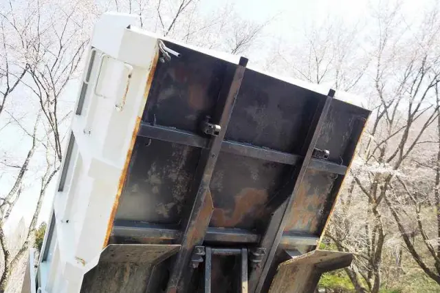 いすゞ エルフ KR-NKR81ED(2WD)の写真24