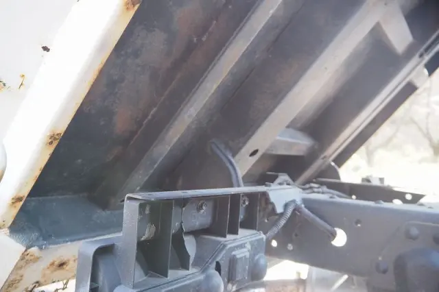 いすゞ エルフ KR-NKR81ED(2WD)の写真33