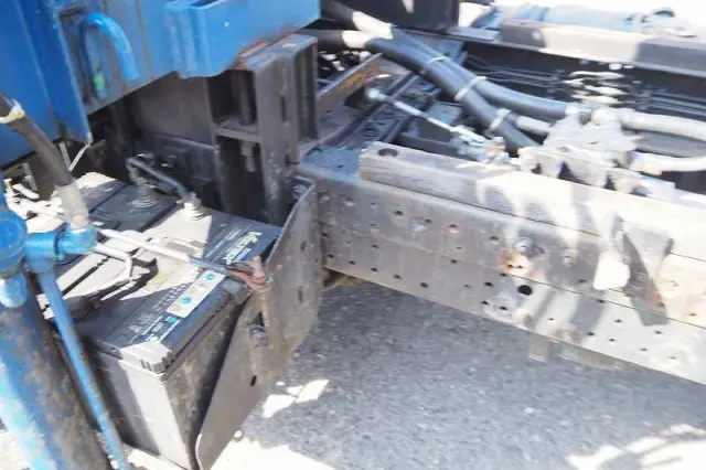 いすゞ エルフ KR-NKR81ED(2WD)の写真40