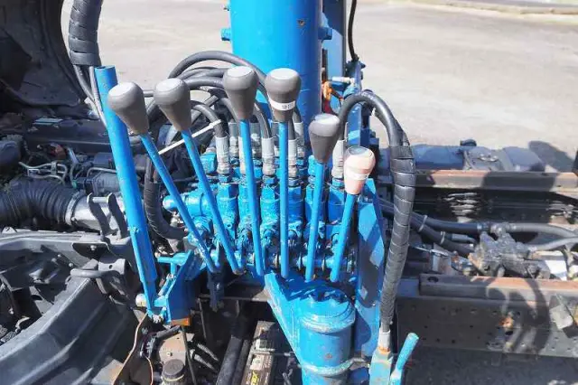 いすゞ エルフ KR-NKR81ED(2WD)の写真41