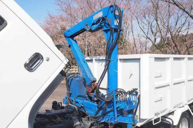 いすゞ エルフ KR-NKR81ED(2WD)の写真44