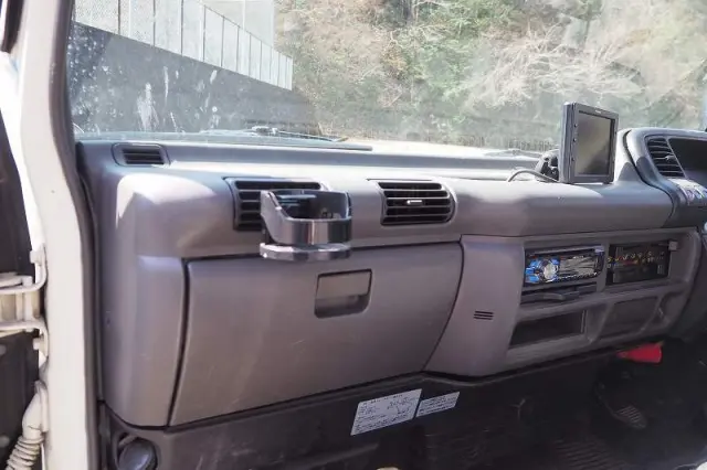 いすゞ エルフ KR-NKR81ED(2WD)の写真46