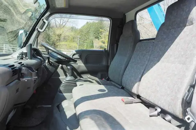 いすゞ エルフ KR-NKR81ED(2WD)の写真47