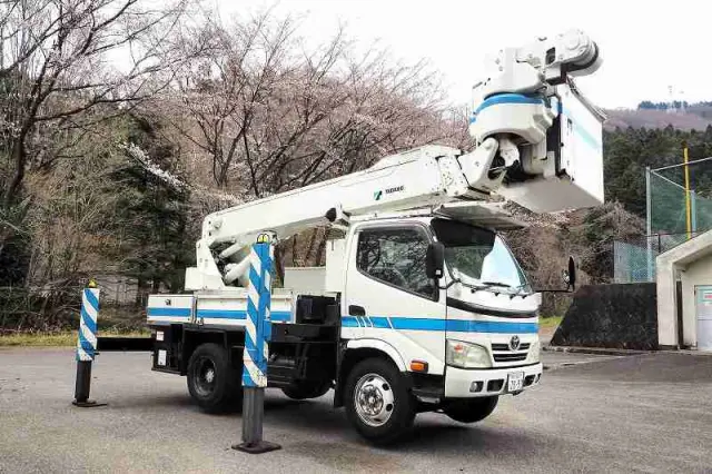 トヨタ ダイナ BDG-XZU354H(2WD)の写真7