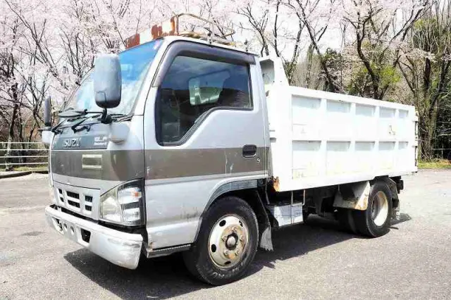 いすゞ エルフ PB-NKR81A(2WD)の写真1