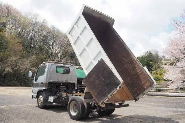 いすゞ エルフ PB-NKR81A(2WD)の写真11