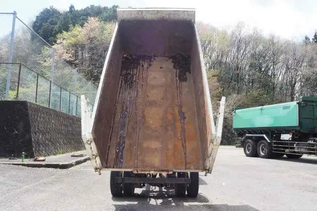 いすゞ エルフ PB-NKR81A(2WD)の写真12