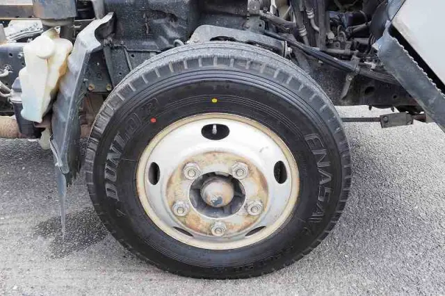 いすゞ エルフ PB-NKR81A(2WD)の写真17