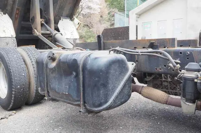 いすゞ エルフ PB-NKR81A(2WD)の写真20